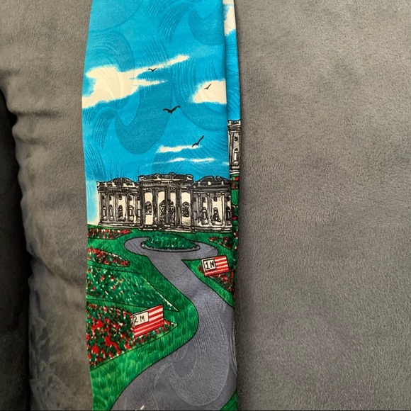 🌻 Vintage Bill Clinton themed tie - Picture 4 of 6